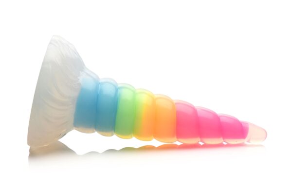 XR Brands - Lichtgevende Regenboog Siliconen Dildo - Afbeelding 2