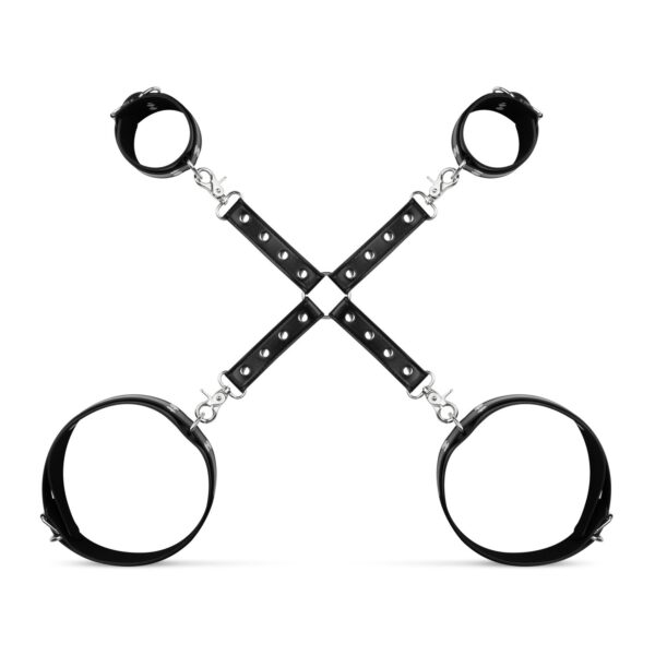 Bedroom Fantasies - Bondageharnas Handboeien en Hogtie Set - Zwart - Afbeelding 4